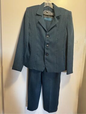 Elegant and classy pinstripe  women’s pantsuit. Pre-loved/ EUC - Custom Made